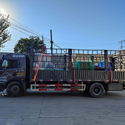 1.2米礦用提升絞車(chē)裝車(chē)發(fā)貨！
